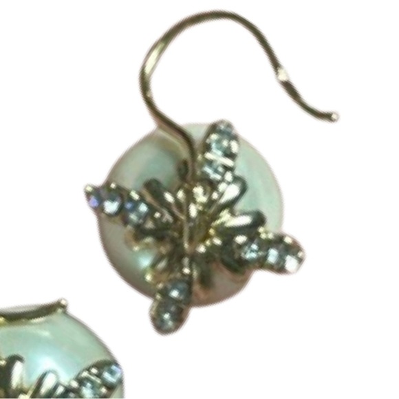 FAUX Pearl 1” Drop Earrings Costume Jewelry. - Picture 8 of 16